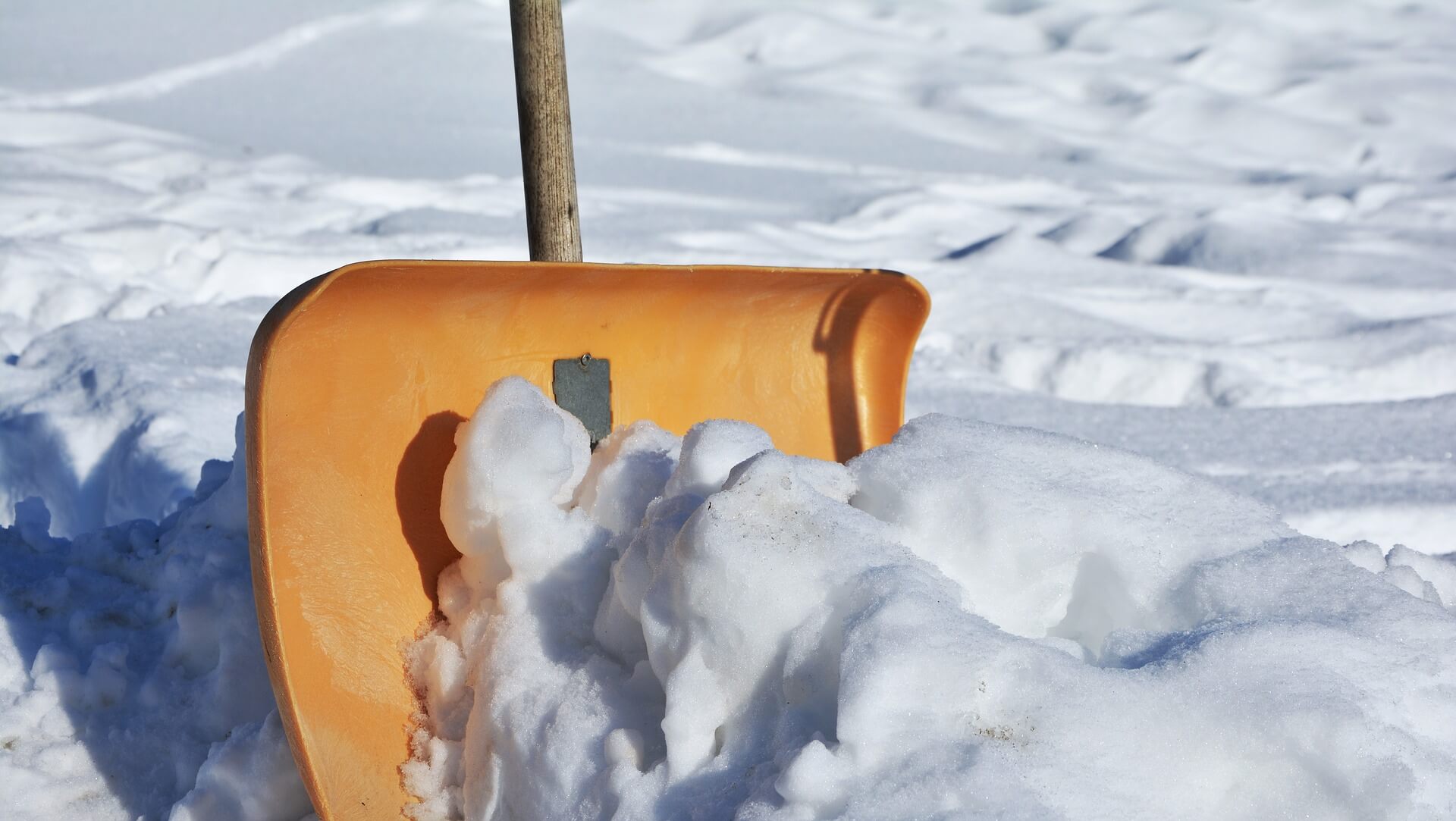寒い冬になると気を付けたい積雪対策！4
